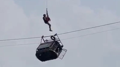 കേബിള്‍കാറില്‍ കുടുങ്ങി 6 കുട്ടികളടക്കം 8പേര്‍; മണിക്കൂറുകള്‍ പിന്നിട്ടു, രക്ഷാപ്രവര്‍ത്തനം വൈകുന്നു cable car Pakistan