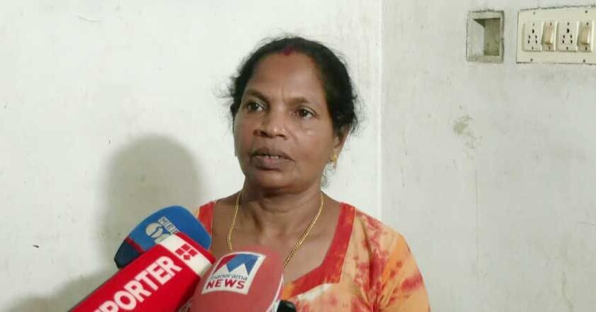 ഉമ്മൻചാണ്ടിയെ കുറിച്ച് നല്ലത് പറഞ്ഞു; ജോലിയില്‍ നിന്ന് പിരിച്ചുവിട്ടെന്ന് പരാതി; വിവാദത്തിൽ ആക്ഷേപത്തിലുറച്ച്  വിഡി സതീശൻ oommen chandy