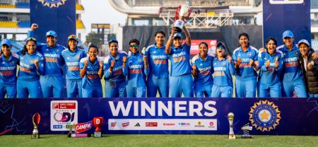 India ചരിത്രവിജയം; അയര്‍ലന്‍ഡിനെതിരായ ഏകദിന ക്രിക്കറ്റ് പരമ്പരയിൽ ഇന്ത്യയ്ക്ക് 304 റൺസ് ജയം