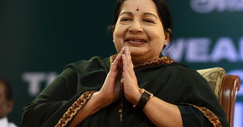 Jayalalitha 700 കിലോ വെള്ളി, സ്വർണം, വജ്രം, 11,000 സാരികൾ, 1562 ഏക്കർ ഭൂമി; ജയലളിതയുടെ സ്വത്തുവകകൾ തമിഴ്നാട് സർക്കാരിൻ്റെ കൈകളിലേക്ക്