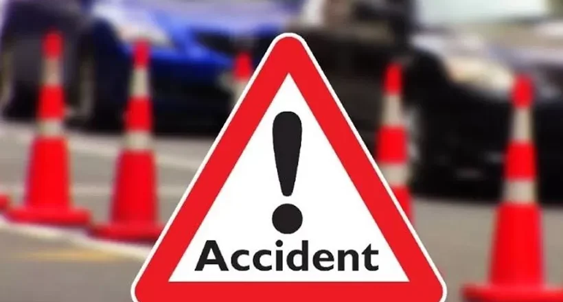 Accident കുംഭമേളയിൽ നിന്ന് മടങ്ങിയ എസ്യുവി ട്രെക്കുമായി കൂട്ടിയിടിച്ച് അപടകടം; 4 മരണം
