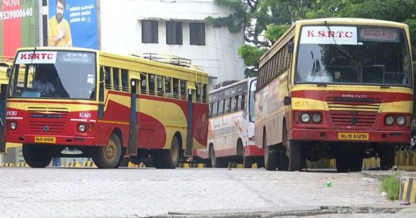 KSRTC strike കെഎസ്‌ആര്‍ടിസിയില്‍ 24 മണിക്കൂര്‍ പണിമുടക്ക് തുടങ്ങി