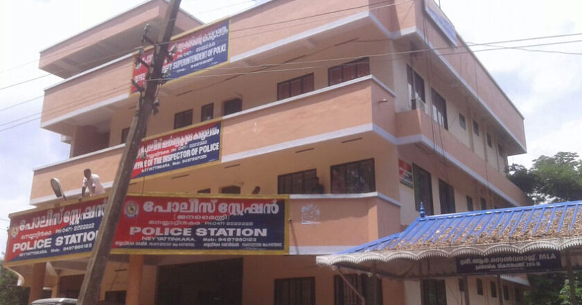 Neyyatinkara നെയ്യാറ്റിൻകരയിൽ 28 കാരിക്ക് വെട്ടേറ്റു; ആക്രണത്തിന് പിന്നിൽ ആൺ സുഹൃത്തെന്ന് സൂചന